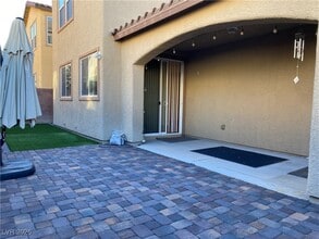 Building Photo - 11046 Fort Bowie St