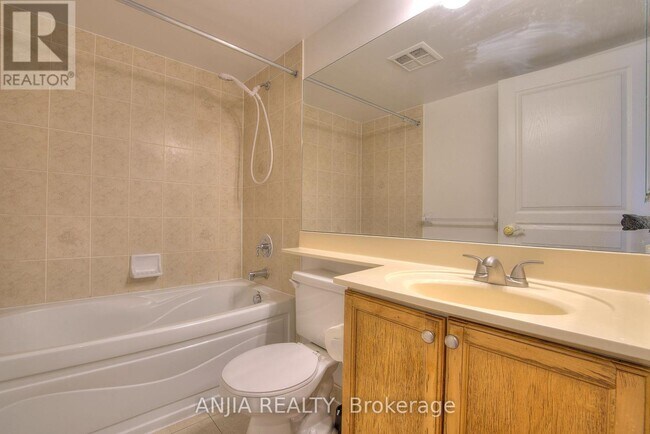 Building Photo - 10 Northtown Way