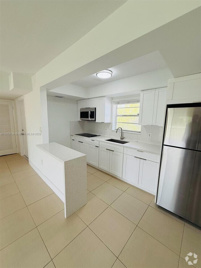 Building Photo - 7580 SW 82nd St