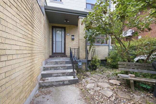 Building Photo - 676 Beresford Ave