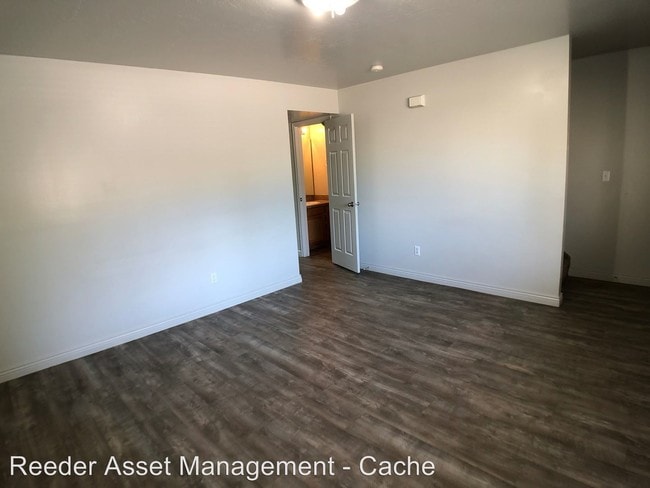 Building Photo - 278 S 560 W
