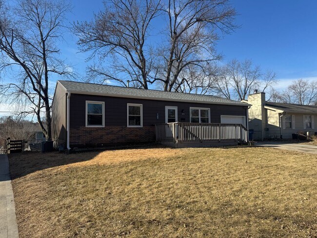 Foto del edificio - Spacious 4-Bed Ranch in Papillion–La Vista Schools