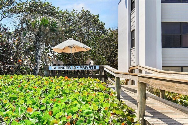 Building Photo - 1289 NE Ocean Blvd