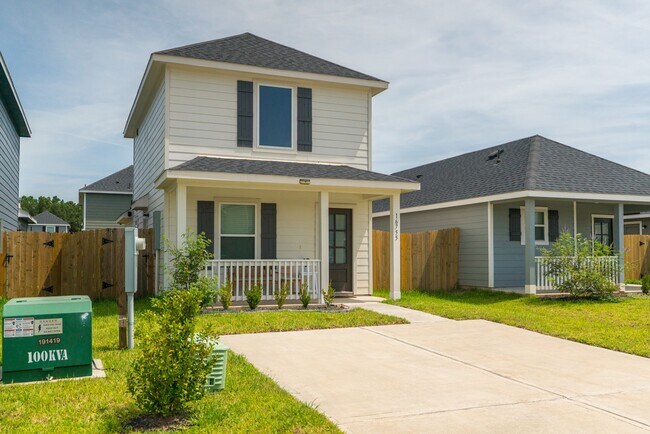 Building Photo - 16755 N Marie Vlg Dr