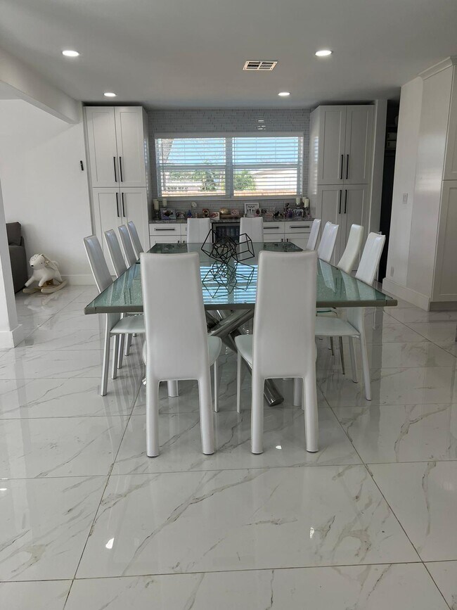 Foto del edificio - 1000 NE 179th St