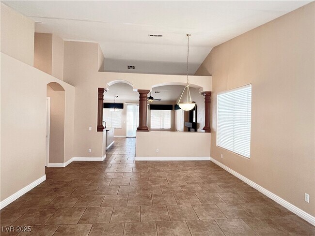 Foto del edificio - 258 Whitewater Village Ct