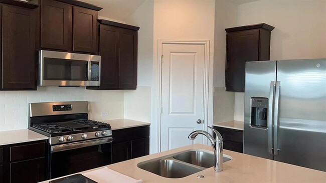 Foto del edificio - 203 Arnage Dr