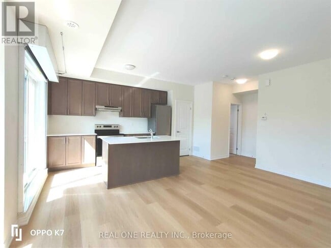 Building Photo - 490-490 Beresford Path