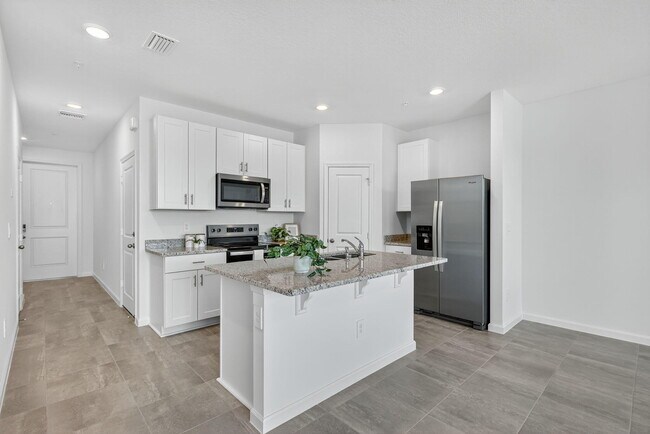 Building Photo - 483 Salisbury Cir