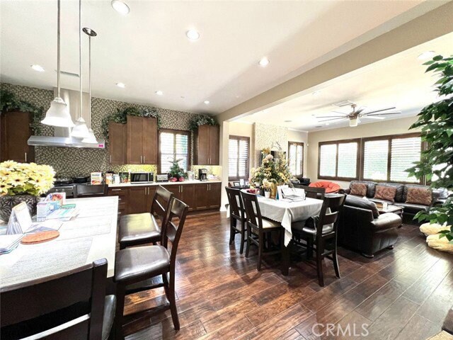Foto del edificio - 540 N Bardsdale Pl