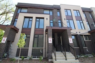 Building Photo - 33 Creekbank Rd