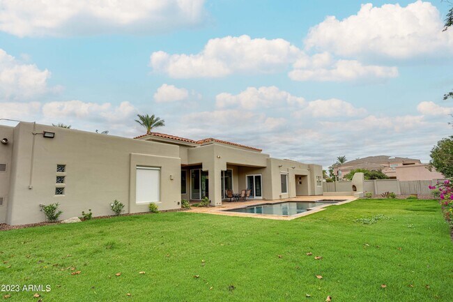 Foto del edificio - 8301 N Senderostres M