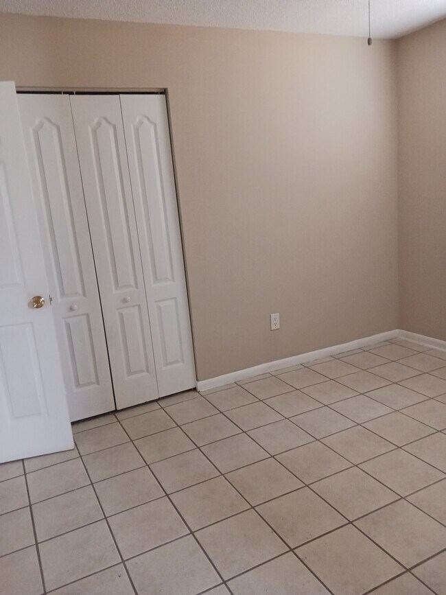 bedroom - 4153 Pine Drop Ln