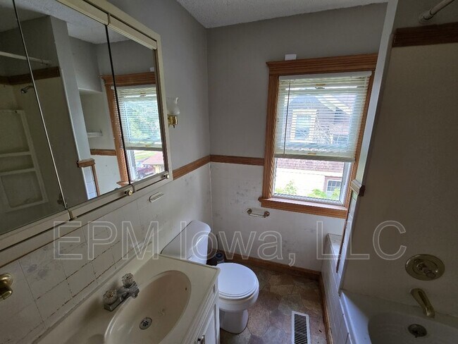Foto del edificio - 215 17th St NE