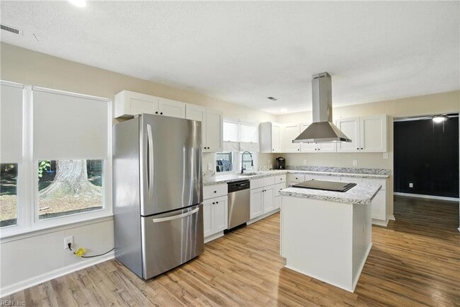 Building Photo - 1005 Scarlet Oak Ct S