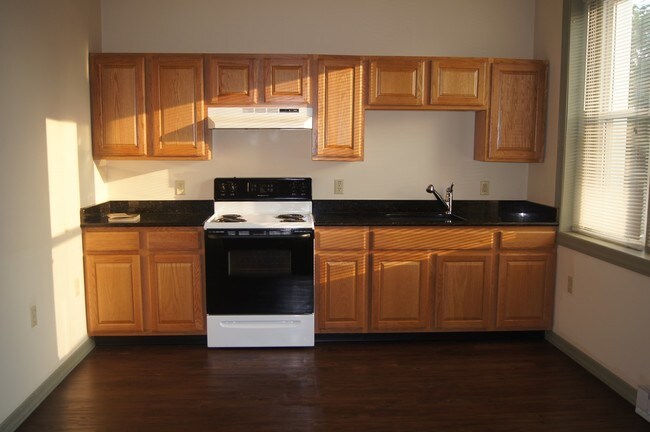 Kitchen - 418 3rd Ave