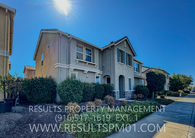 Foto del edificio - Beautiful Natomas 4 Bedroom Home w Loft