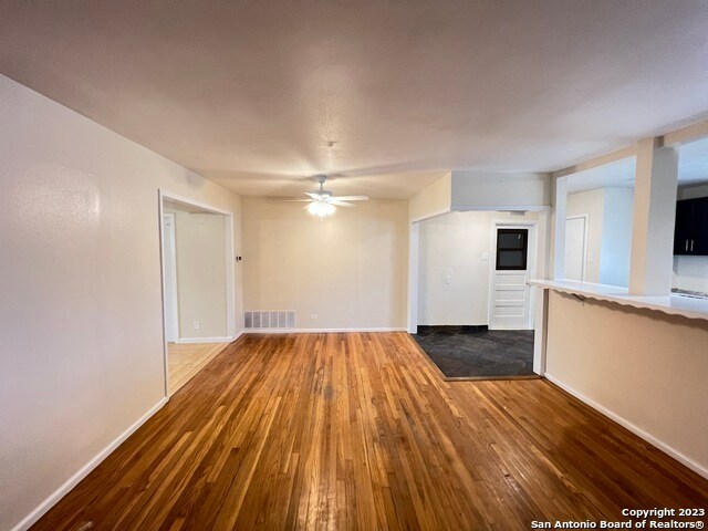 Building Photo - 518 Cicero Ave
