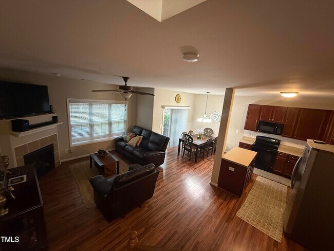 Foto del edificio - 340 Bayleigh Ct