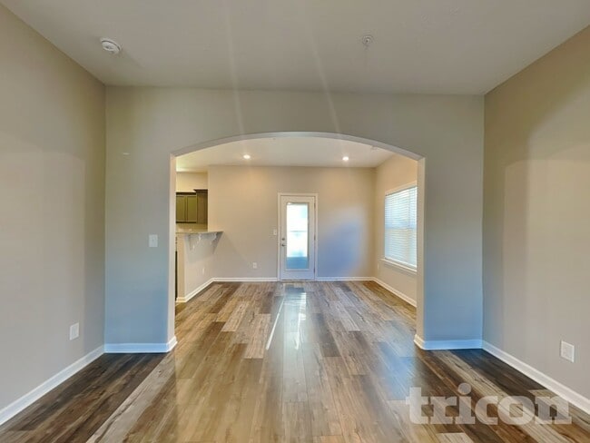 Building Photo - 143 Edgefield Ct