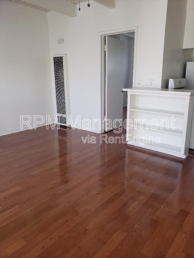 Foto principal - 1909 Beachwood Dr