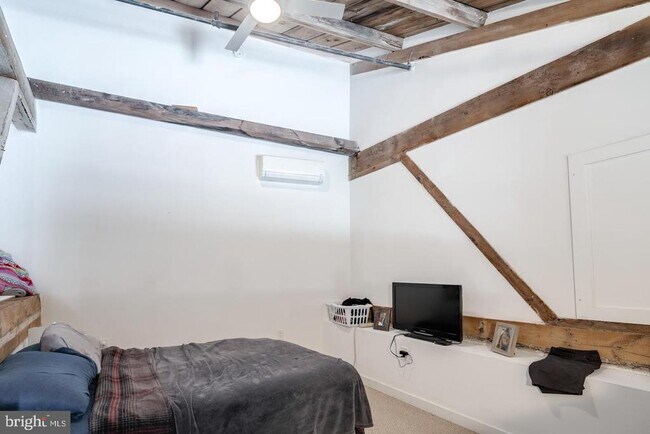 Foto del edificio - 4 Leverington Ave