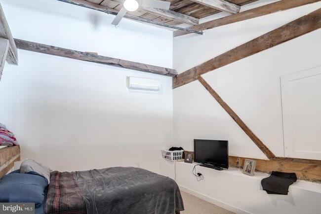 Building Photo - 4 Leverington Ave