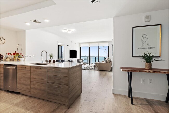 Foto del edificio - 121 NE 34th St