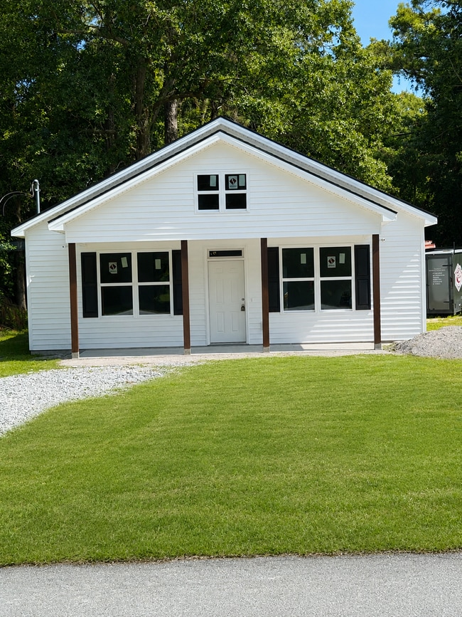 Building Photo - 107 Fairview St