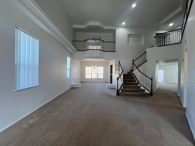 Foto del edificio - OVER 4000 SQ. FT. EXECUTIVE HOME IN GATED COMMUNITY