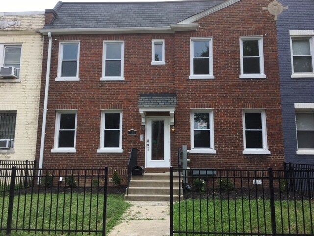 Front of Property - 1637 W Virginia Ave NE
