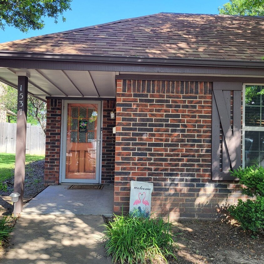 Foto principal - Furnished Rental for Lease