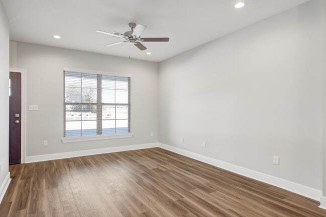 Foto del edificio - 139 Iberia St