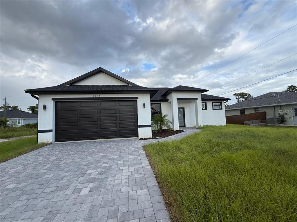 Foto principal - 5486 Riley Ln