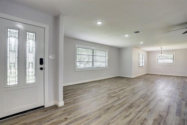 Foto del edificio - 101 Tanglewood Dr