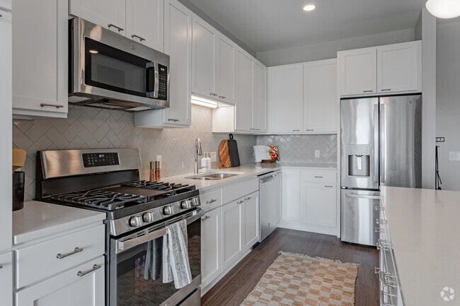 2BR, 2BA - Clyde | Hopkins MN Luxury Apartments | The Hallon - The Hallon