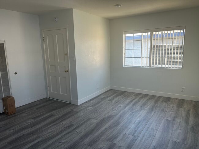 Foto del edificio - 1153 W 22nd St