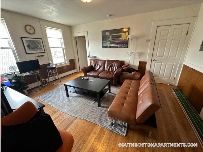 Building Photo - 53 W Seventh St