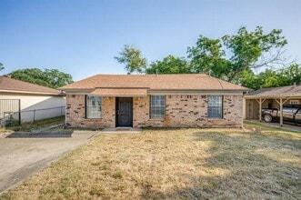 Building Photo - 629 Park Ln