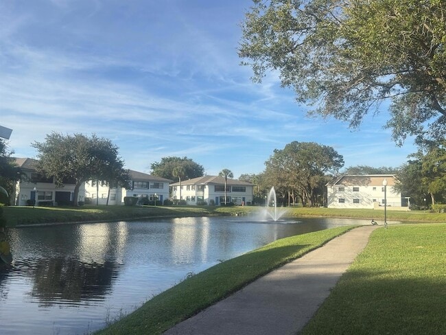 Foto del edificio - 2018 SW 29th Ct