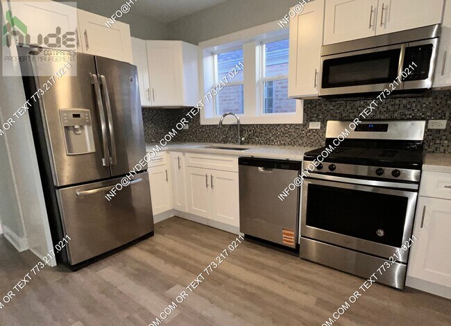 Foto del edificio - 8728 S Honore St