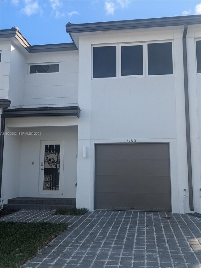 Foto del edificio - 5180 SW 37th St