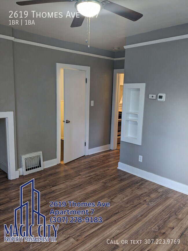 Building Photo - 2619 Thomes Ave