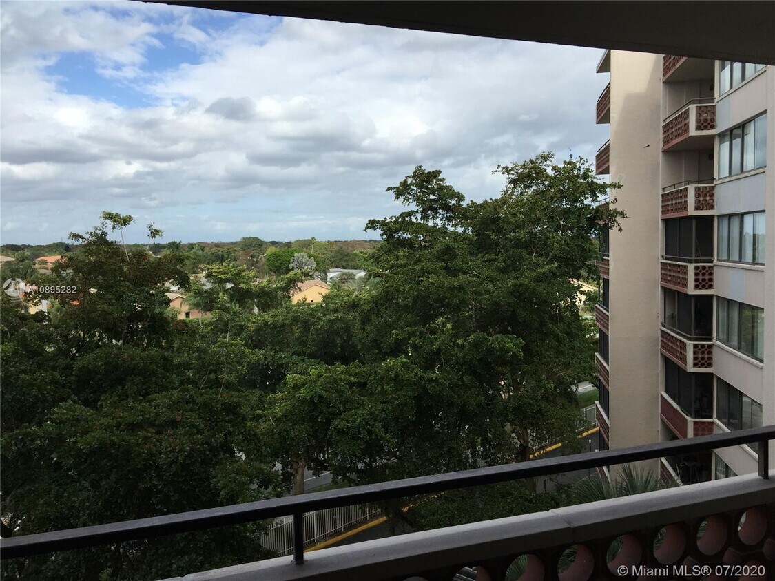 4222 Inverrary Blvd Unit 4706, Lauderhill, FL 33319 Condo for Rent in