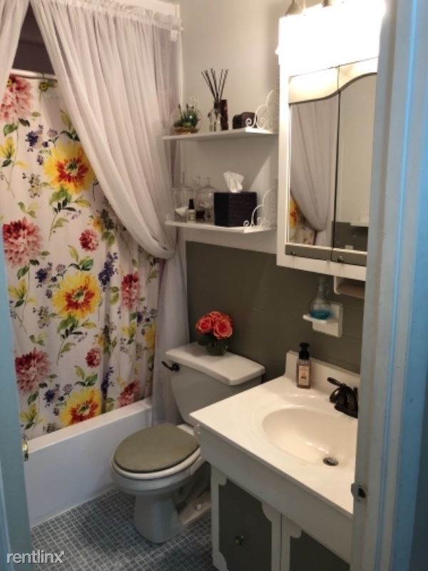 Building Photo - 3 br, 1.5 bath Townhome - 108 Argyll Ct