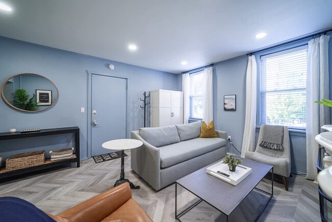 Foto del edificio - 1411 W Grand Ave