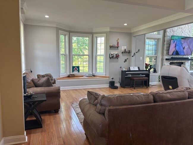Building Photo - 501 Rain Tree Cir