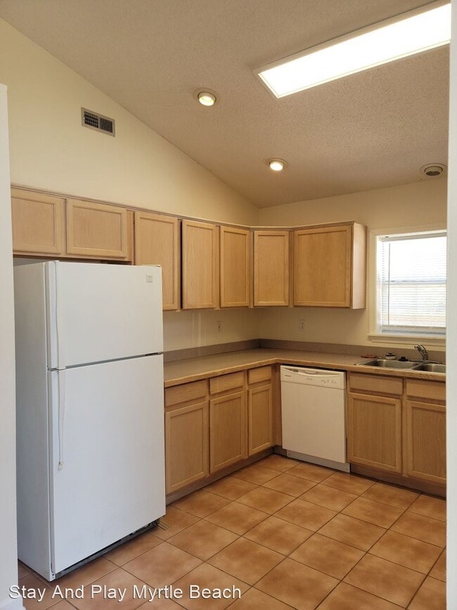 Building Photo - 3 br, 2 bath House - 609 S 6th Ave.