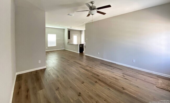 Foto del edificio - 12740 Shoreline Dr