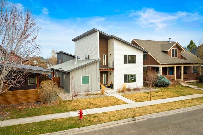 Building Photo - 4451 Alexander St